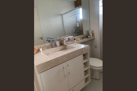 Apartamento à venda com 60m², 2 quartos e 1 vaga Apartamento à venda com 60m², 2 quartos e 1 vagaBanheiro