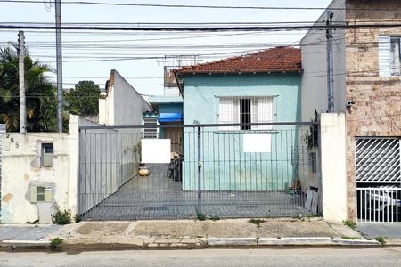Casa à venda com 90m², 2 quartos e 2 vagas Casa à venda com 90m², 2 quartos e 2 vagasFachada