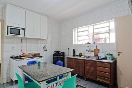 Casa à venda com 90m², 2 quartos e 2 vagas Casa à venda com 90m², 2 quartos e 2 vagasCozinha