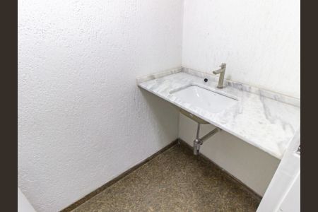 Apartamento para alugar com 260m², 4 quartos e 4 vagas Apartamento para alugar com 260m², 4 quartos e 4 vagasLavabo