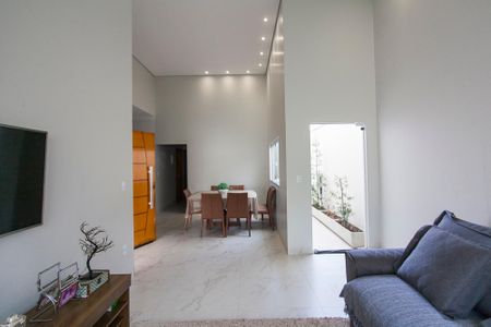 Casa para alugar com 220m², 3 quartos e 3 vagasSala