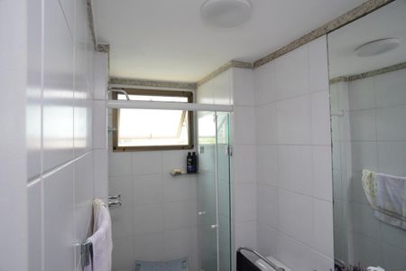 Apartamento à venda com 142m², 3 quartos e 2 vagasBanheiro Suíte Principal