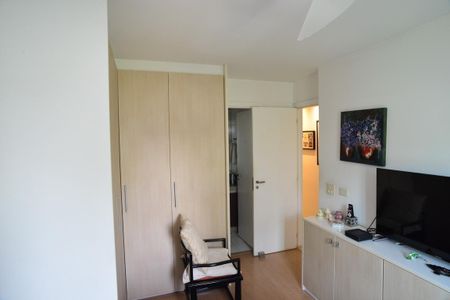 Apartamento à venda com 142m², 3 quartos e 2 vagasSuíte 2