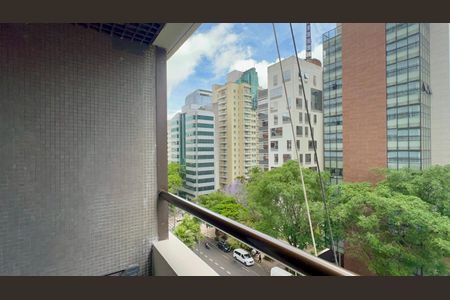 Studio à venda com 40m², 1 quarto e 1 vaga Studio à venda com 40m², 1 quarto e 1 vagaVaranda