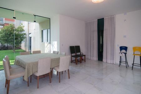 Apartamento à venda com 220m², 2 quartos e 3 vagas