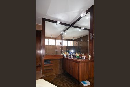 Apartamento à venda com 220m², 2 quartos e 3 vagas