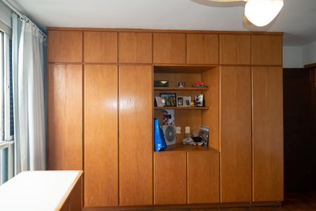 Apartamento à venda com 220m², 2 quartos e 3 vagas