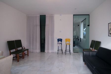Apartamento à venda com 220m², 2 quartos e 3 vagas