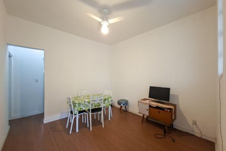 Sala de apartamento para alugar com 1 quarto, 44m² em Guilhermina, Praia Grande