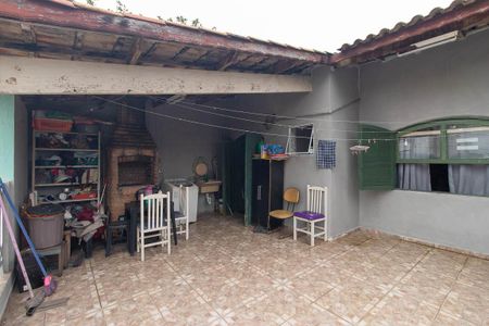 Casa à venda com 120m², 3 quartos e 1 vaga Casa à venda com 120m², 3 quartos e 1 vagaVaranda