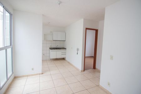 Sala/Cozinha de apartamento para alugar com 2 quartos, 45m² em Chacaras Reunidas Santa Terezinha, Contagem