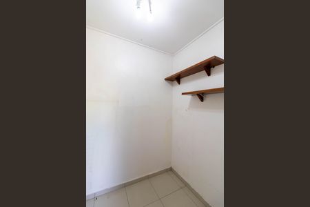 Casa à venda com 220m², 2 quartos e 4 vagas Casa à venda com 220m², 2 quartos e 4 vagasQuarto de Serviço