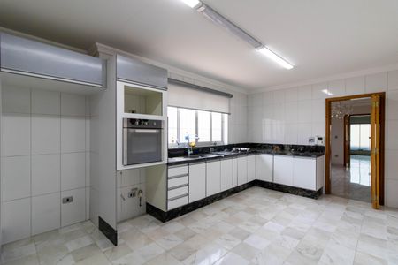 Casa à venda com 220m², 2 quartos e 4 vagas Casa à venda com 220m², 2 quartos e 4 vagasCozinha