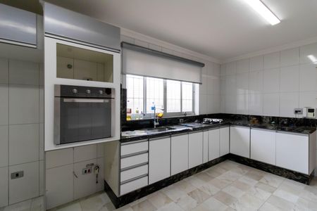 Casa à venda com 220m², 2 quartos e 4 vagas Casa à venda com 220m², 2 quartos e 4 vagasCozinha