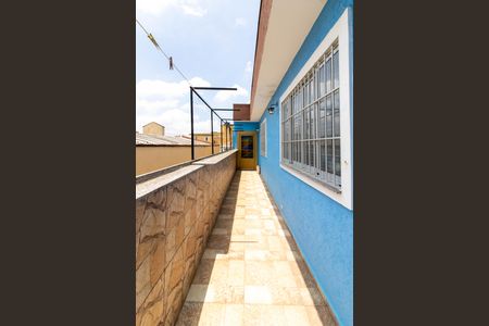 Casa à venda com 220m², 2 quartos e 4 vagas Casa à venda com 220m², 2 quartos e 4 vagasCorredor Lateral