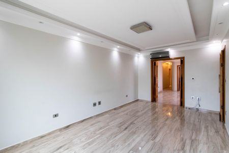 Casa à venda com 220m², 2 quartos e 4 vagas Casa à venda com 220m², 2 quartos e 4 vagasSala