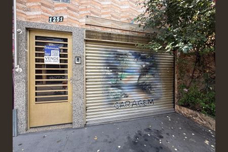 Casa à venda com 220m², 2 quartos e 4 vagasPlaca