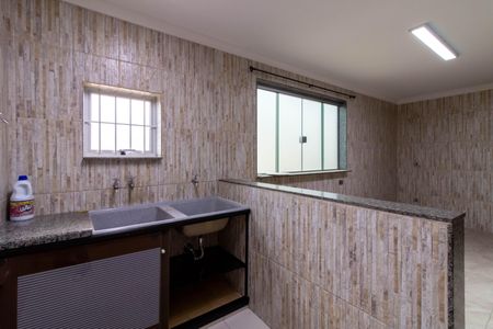 Casa à venda com 220m², 2 quartos e 4 vagas Casa à venda com 220m², 2 quartos e 4 vagasArea de Serviço