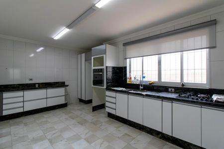 Casa à venda com 220m², 2 quartos e 4 vagas Casa à venda com 220m², 2 quartos e 4 vagasCozinha