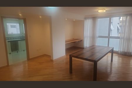 Sala de apartamento à venda com 2 quartos, 103m² em Cerqueira César, São Paulo