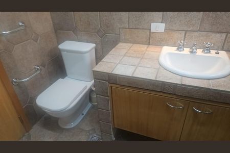 Banheiro de apartamento à venda com 2 quartos, 103m² em Cerqueira César, São Paulo