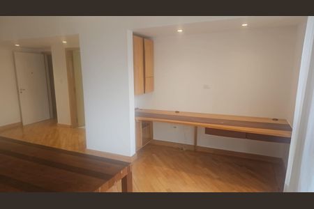 Sala de apartamento à venda com 2 quartos, 103m² em Cerqueira César, São Paulo