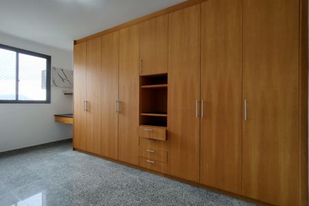 Apartamento à venda com 118m², 3 quartos e 2 vagas Apartamento à venda com 118m², 3 quartos e 2 vagasQuarto 1 - Suíte
