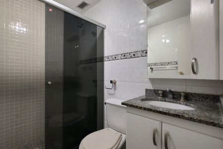 Apartamento à venda com 118m², 3 quartos e 2 vagas Apartamento à venda com 118m², 3 quartos e 2 vagasBanheiro da Suíte