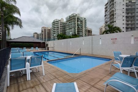 Apartamento à venda com 118m², 3 quartos e 2 vagas Apartamento à venda com 118m², 3 quartos e 2 vagasÁrea comum - Piscina