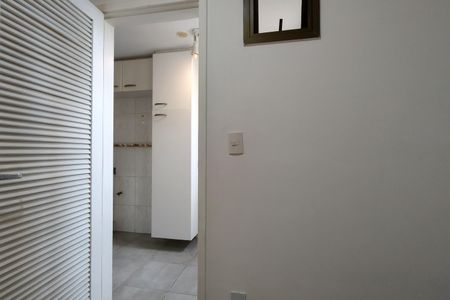 Apartamento à venda com 118m², 3 quartos e 2 vagas Apartamento à venda com 118m², 3 quartos e 2 vagasQuarto de Serviço