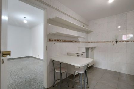 Apartamento à venda com 118m², 3 quartos e 2 vagas Apartamento à venda com 118m², 3 quartos e 2 vagasCozinha - Armários