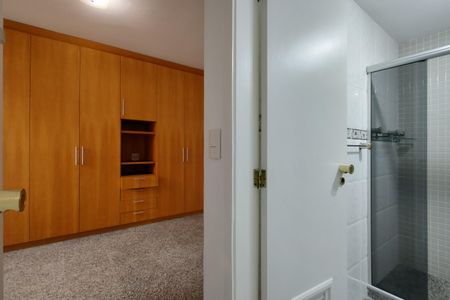 Apartamento à venda com 118m², 3 quartos e 2 vagas Apartamento à venda com 118m², 3 quartos e 2 vagasQuarto 1 - Suíte
