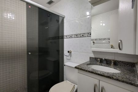 Apartamento à venda com 118m², 3 quartos e 2 vagas Apartamento à venda com 118m², 3 quartos e 2 vagasBanheiro da Suíte
