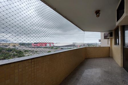 Apartamento à venda com 118m², 3 quartos e 2 vagas Apartamento à venda com 118m², 3 quartos e 2 vagasVaranda