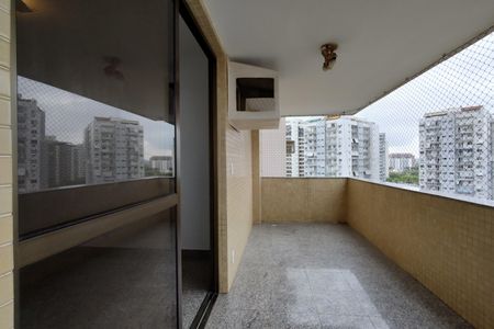 Apartamento à venda com 118m², 3 quartos e 2 vagas Apartamento à venda com 118m², 3 quartos e 2 vagasVaranda