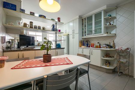 Apartamento à venda com 174m², 4 quartos e 1 vagaCozinha