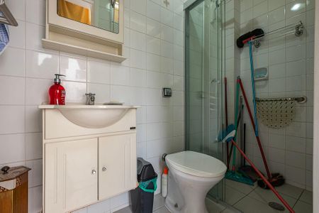 Apartamento à venda com 174m², 4 quartos e 1 vagaÁrea de Serviço - Banheiro