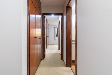 Apartamento à venda com 132m², 3 quartos e 2 vagasCorredor 