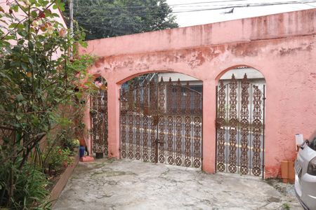 Casa à venda com 110m², 2 quartos e 2 vagasGaragem e quintal