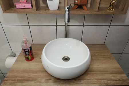 Casa à venda com 110m², 2 quartos e 2 vagasBanheiro 2