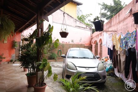 Casa à venda com 110m², 2 quartos e 2 vagasGaragem e quintal