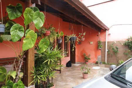 Casa à venda com 110m², 2 quartos e 2 vagasGaragem e quintal