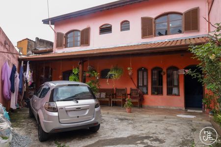 Casa à venda com 110m², 2 quartos e 2 vagasGaragem e quintal