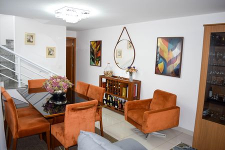 Sala de casa à venda com 3 quartos, 185m² em Cidade Mãe do Céu, São Paulo