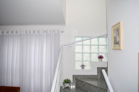 Casa à venda com 185m², 3 quartos e 5 vagasEscada