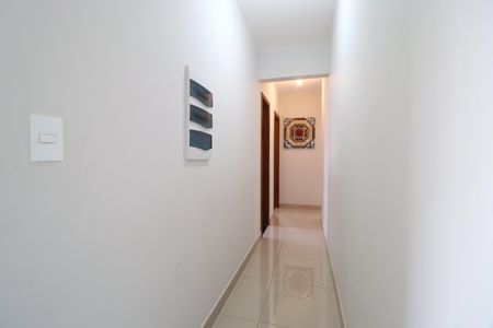 Corredor de apartamento para alugar com 2 quartos, 99m² em Santa Mônica, Uberlândia