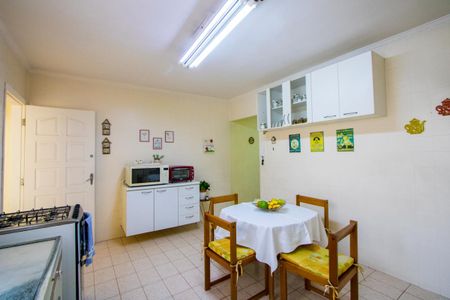 Casa à venda com 176m², 3 quartos e 2 vagasCozinha