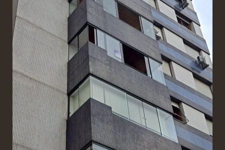 Apartamento à venda com 95m², 3 quartos e 3 vagasAdesivo na Janela