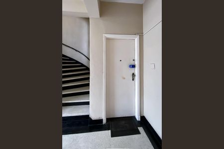 Apartamento à venda com 71m², 1 quarto e sem vagaLockbox