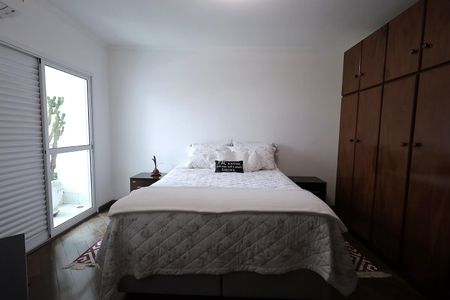 Casa à venda com 288m², 4 quartos e 5 vagasSuíte 2